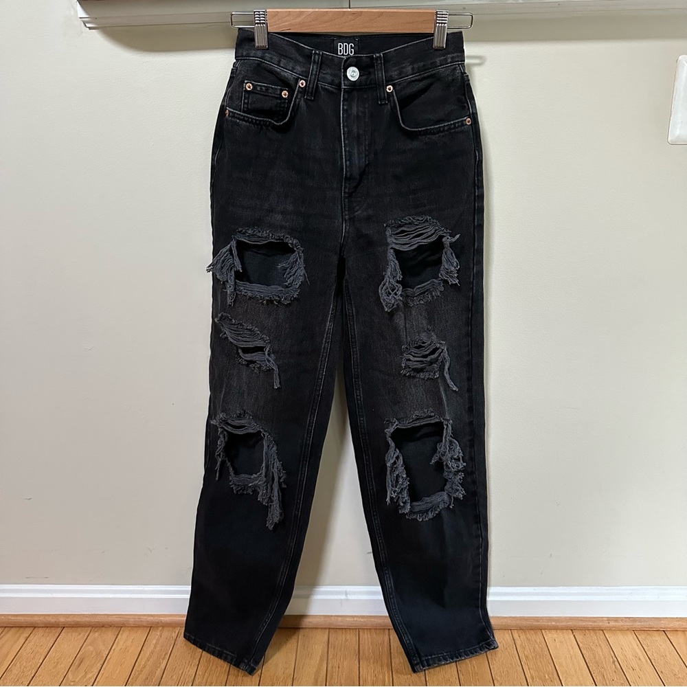 BDG x Urban Outfitters Distressed Boyfriend Jeans size 25